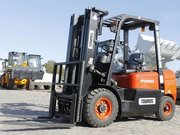 Equipamiento - Favian